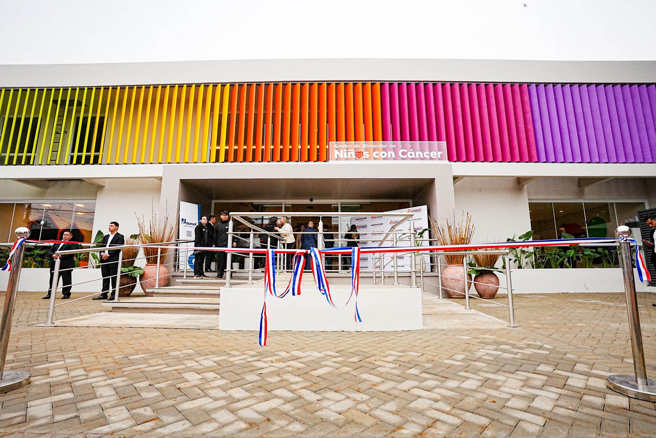 Paraguay abre su primer centro integral para niños con cáncer