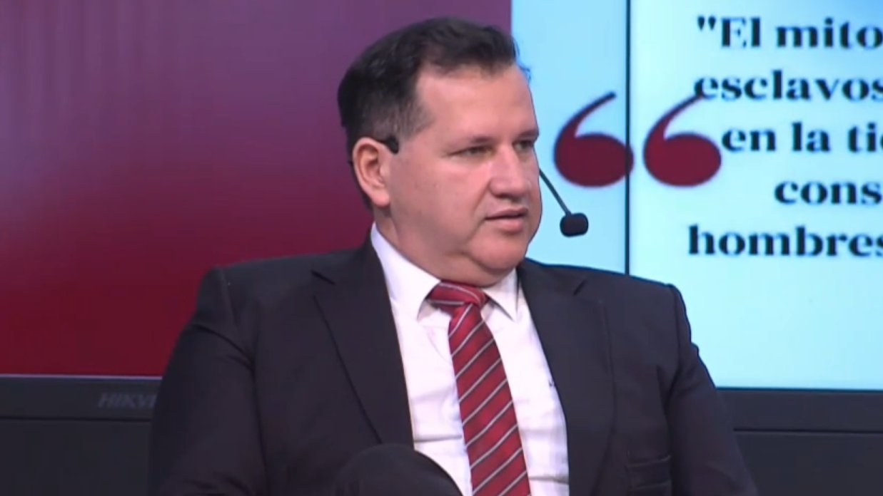 “Jugando a ser Dioses”: Hugo Vera explora el origen de las ideas que moldearon y destruyeron civilizaciones