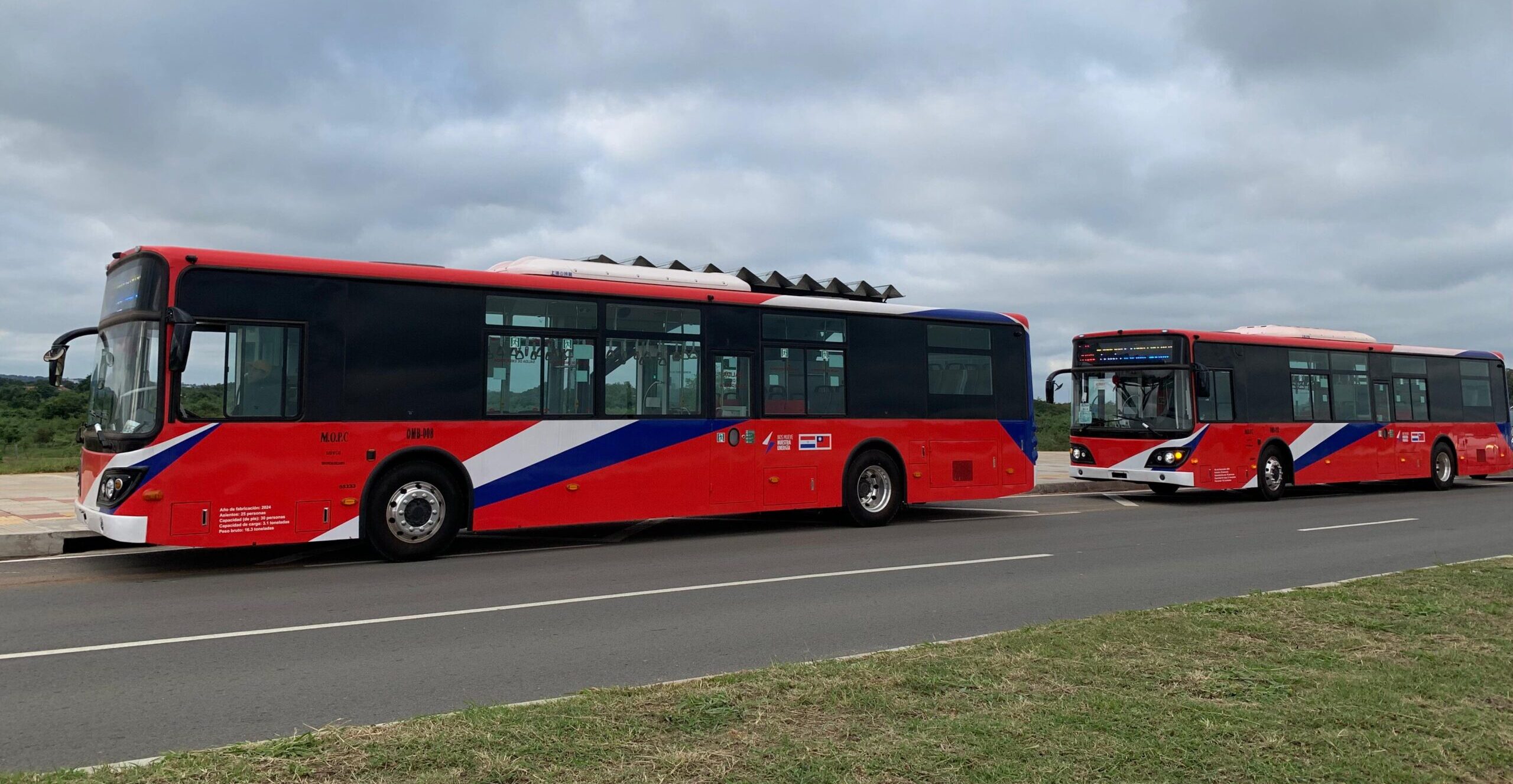 La movilidad sostenible avanza: Adjudican operación de 30 buses eléctricos