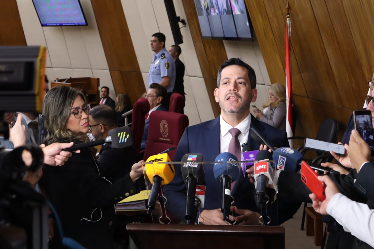 Raúl Latorre reafirma apoyo a Taiwán