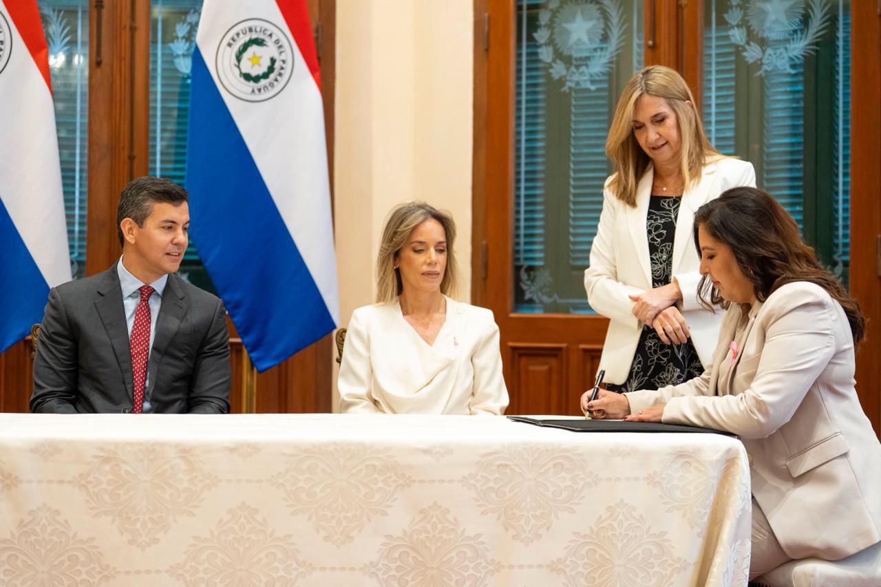 Alicia Pomata asume el Ministerio de la Mujer tras renuncia de Figueredo