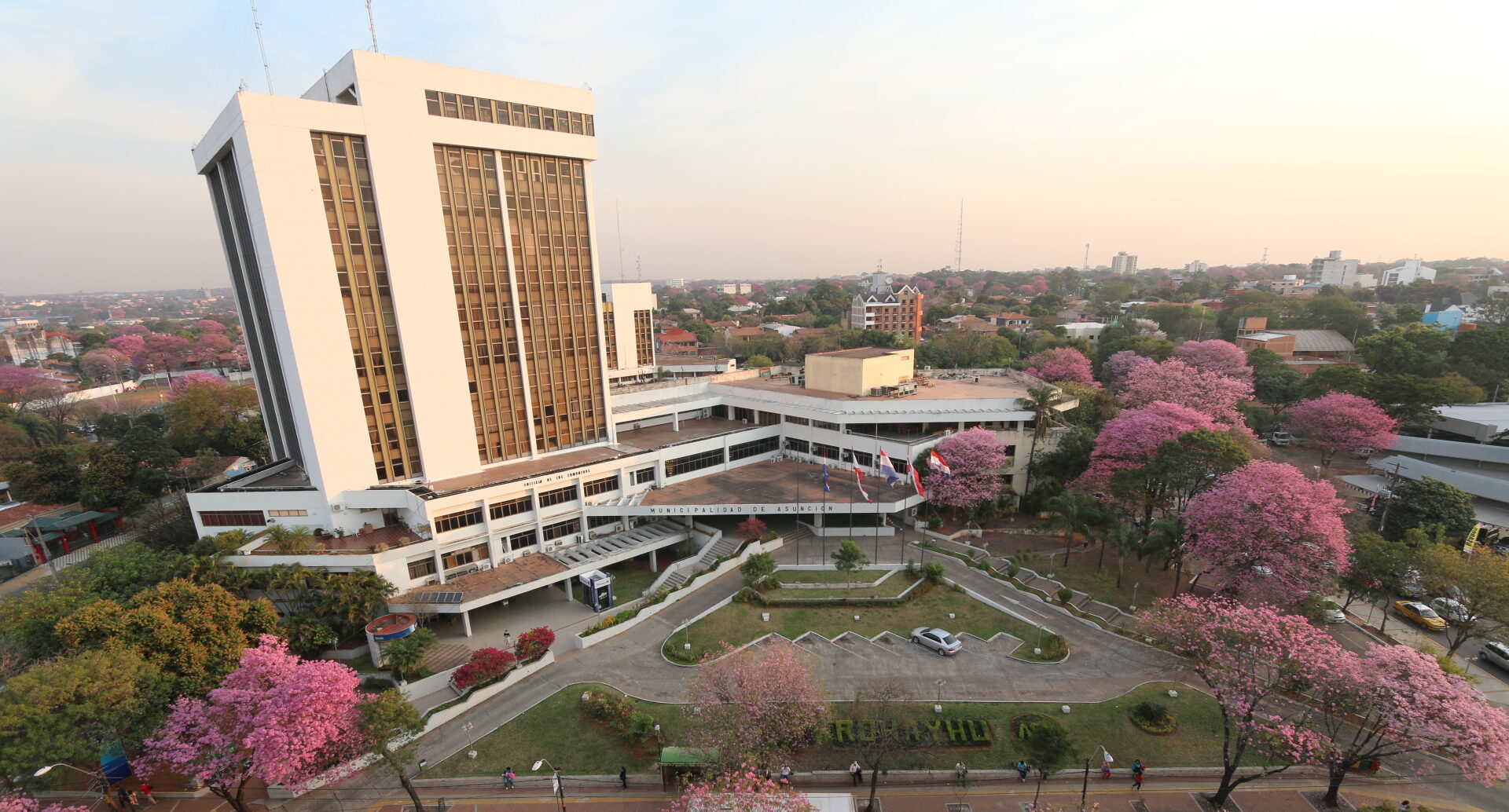 Bello apunta a una Asunción más eficiente con planificación