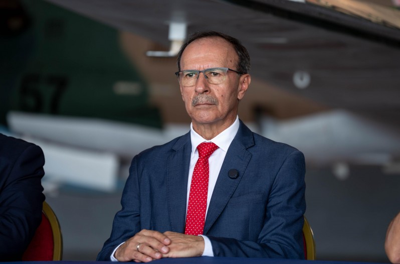 Ministro destaca apoyo militar en lucha contra el contrabando