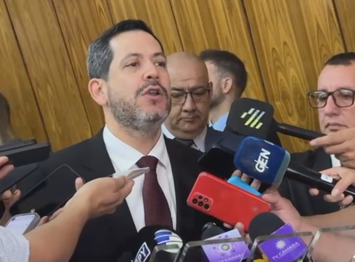 Latorre respalda candidatura de Camilo Pérez y asegura que Honor Colorado lo ve como opción para Asunción