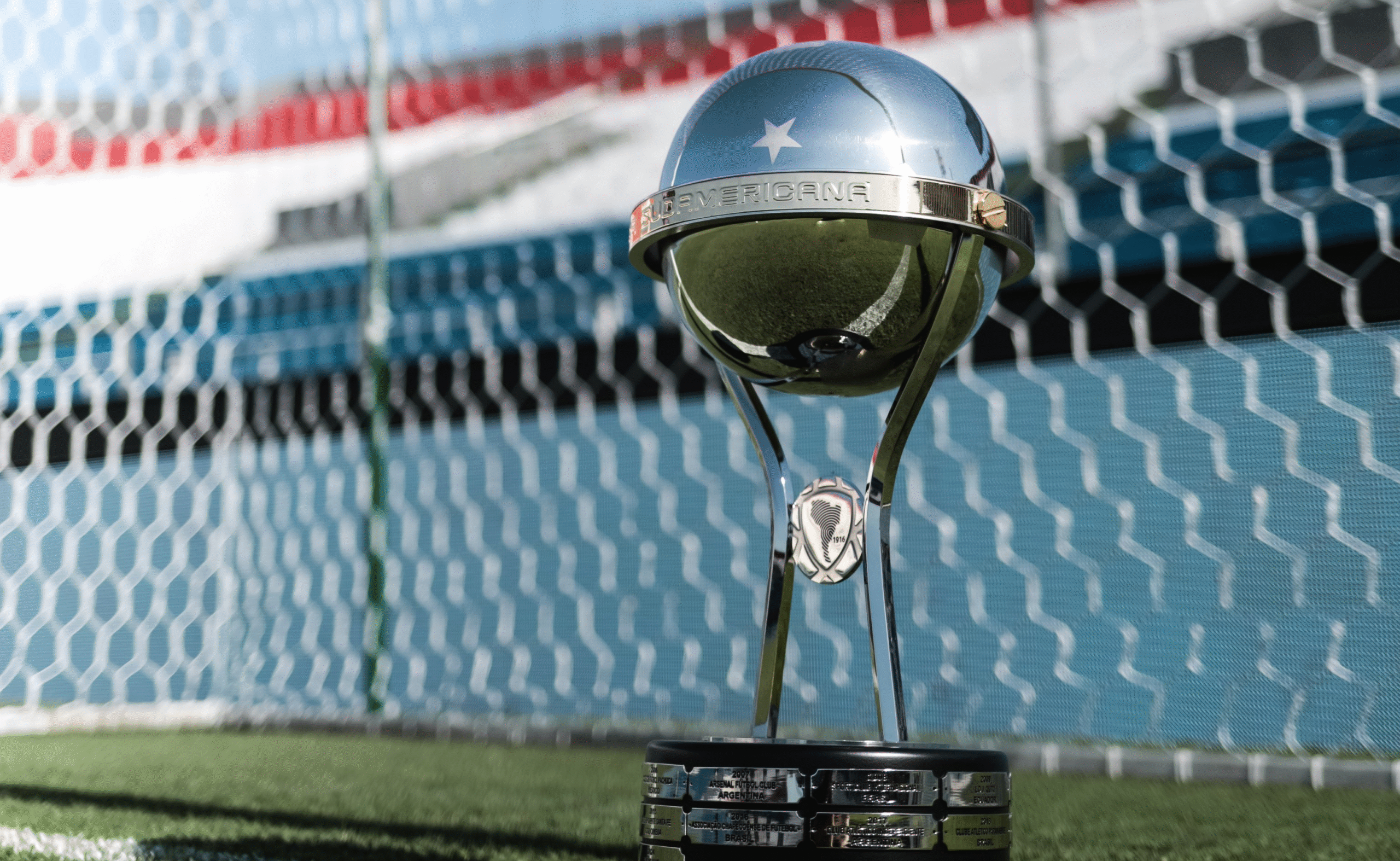 Lanús y Atlético Mineiro se enfrentan en Asunción por la gloria de la Copa Sudamericana