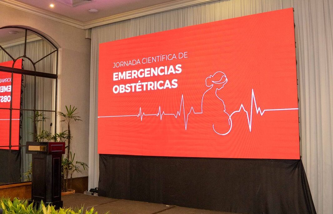 Expertos analizan emergencias obstétricas para reducir la mortalidad materna en Paraguay