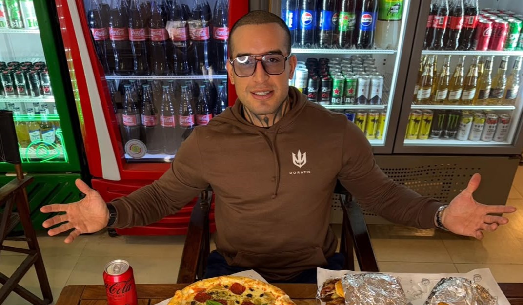 Polémicas, discriminación y mensajes riesgosos: El verdadero impacto del “influencer” conocido como “Mocaccino”