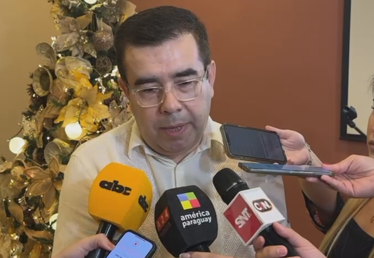 Gobierno convoca reunión tripartita para frenar paro del transporte