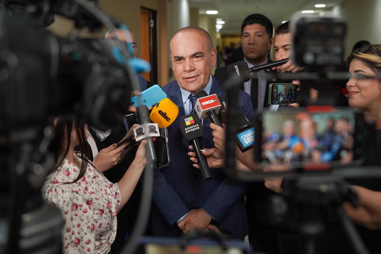 Bachi Núñez plantea reactivar comisión sobre la mafia de los pagarés