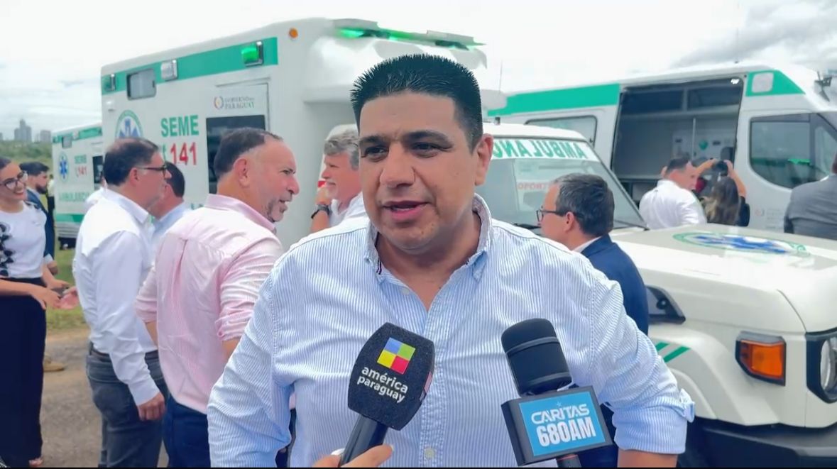 Hugo Meza pide ajustes en el Gabinete y cuestiona gestión de ministros clave