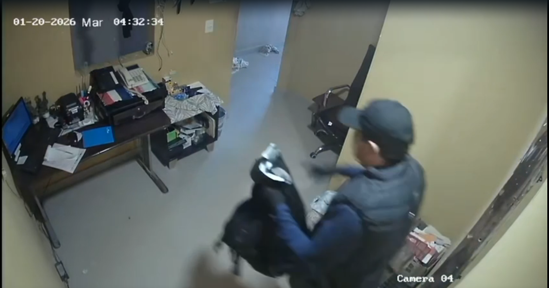 Delincuentes disfrazados de policías ejecutan millonario robo a empresario extranjero en Luque