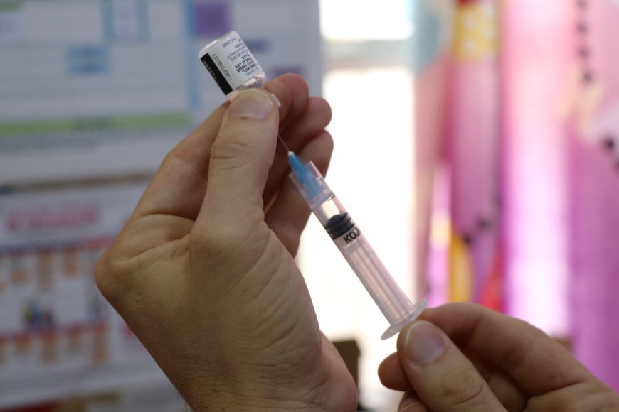 Avanza el plan para extender la vacuna contra el dengue en el país