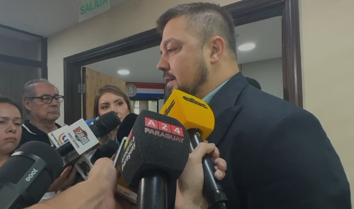 Senador advierte colapso de la Caja Parlamentaria y plantea buscar consensos