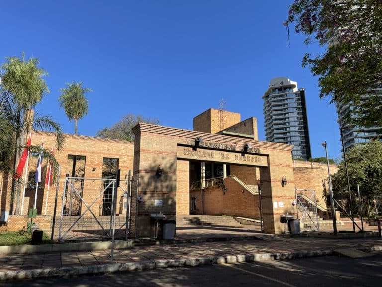 Docentes de la UNA anuncian paro académico y administrativo hasta el viernes