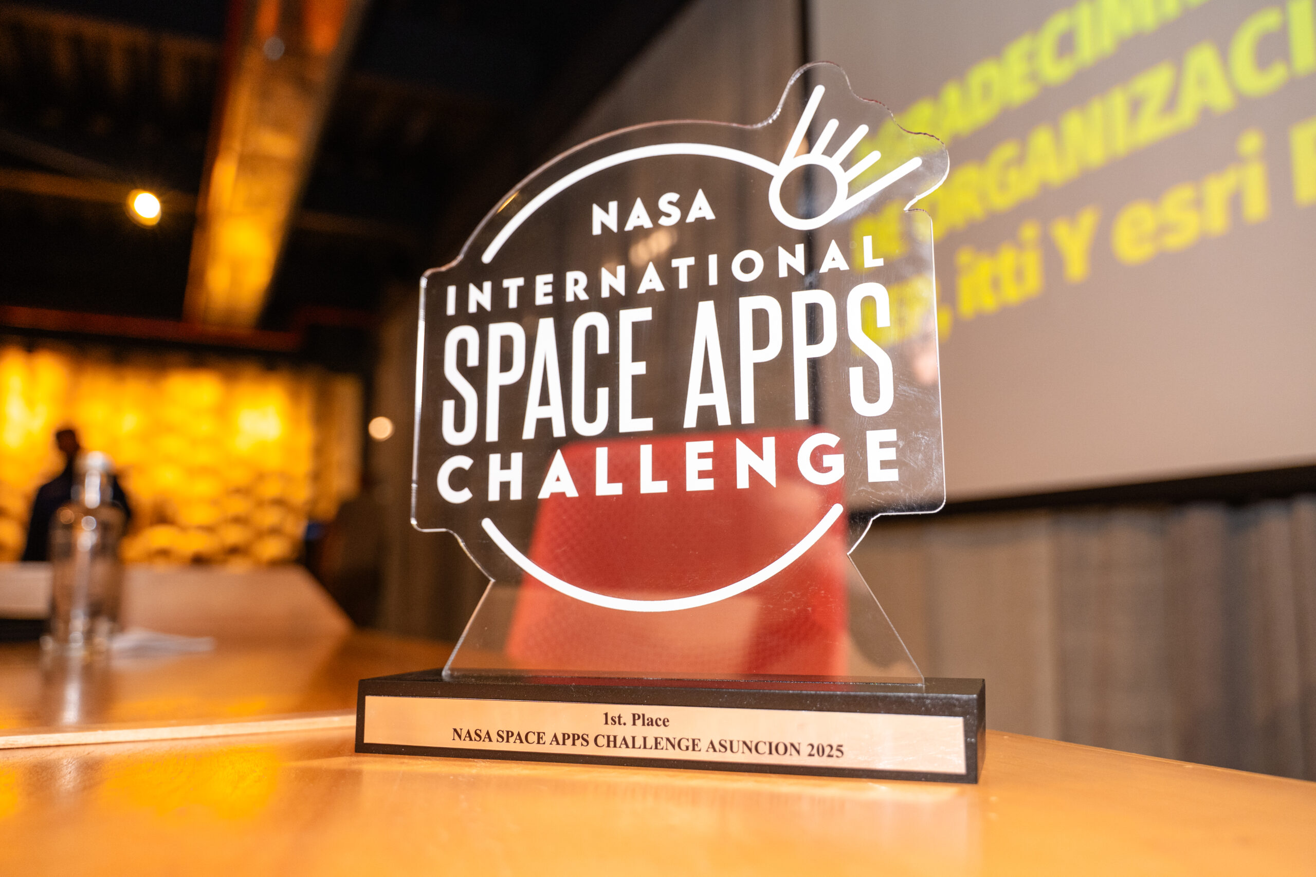 Paraguay impulsa talento tecnológico en competencia global de la NASA