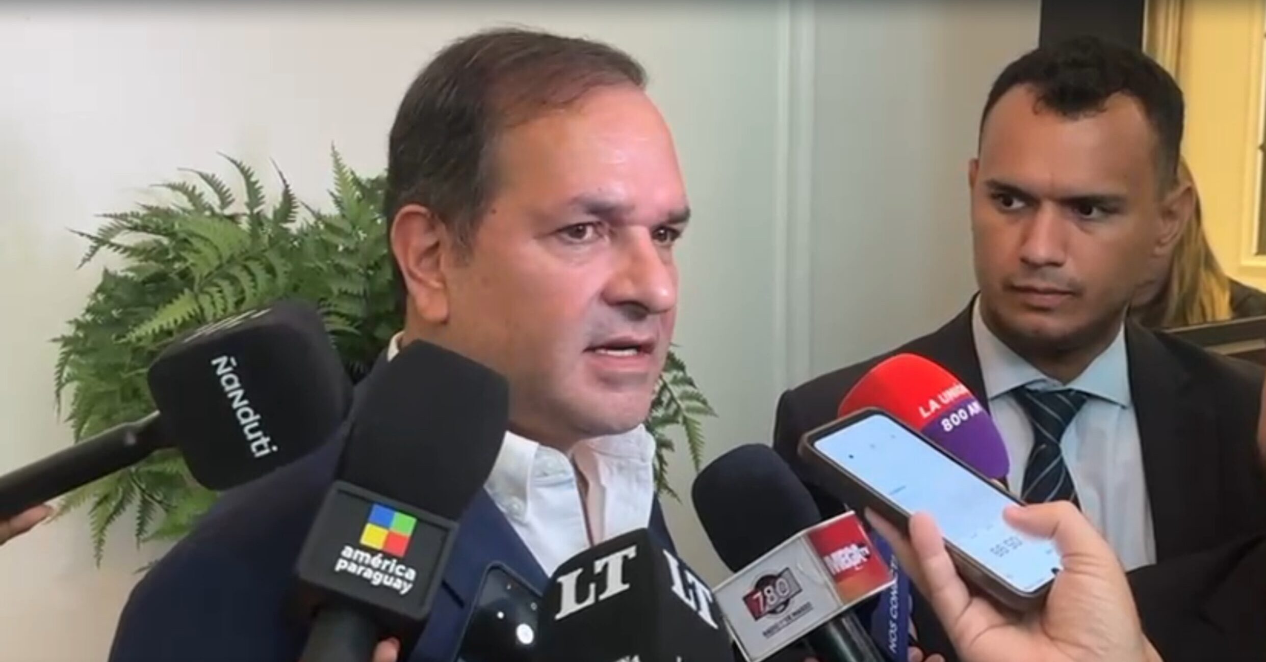 Arnaldo Samaniego es elegido como precandidato único de la disidencia colorada