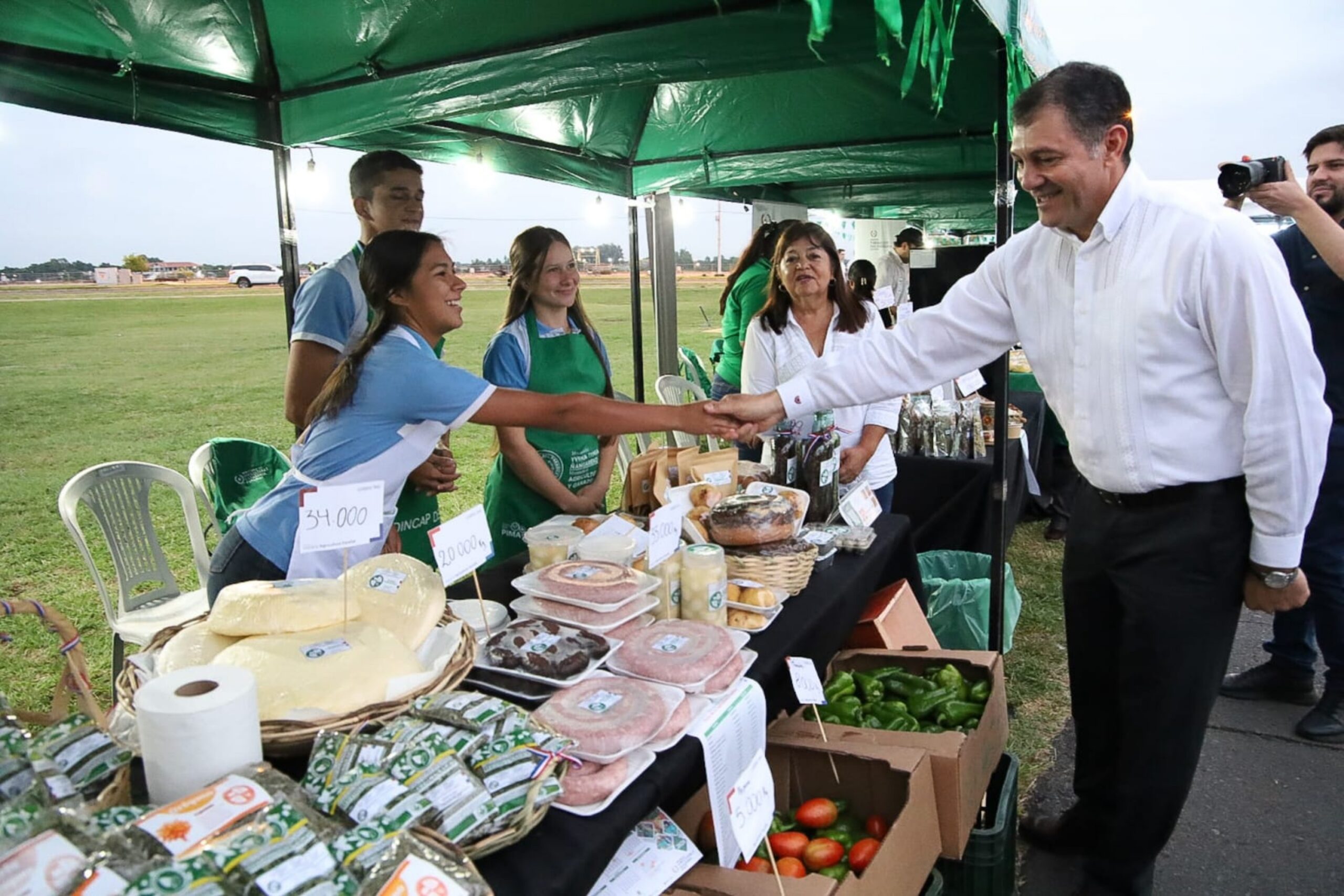 Semana Santa en la Costanera con 20.000 kilos de carne y productos del campo