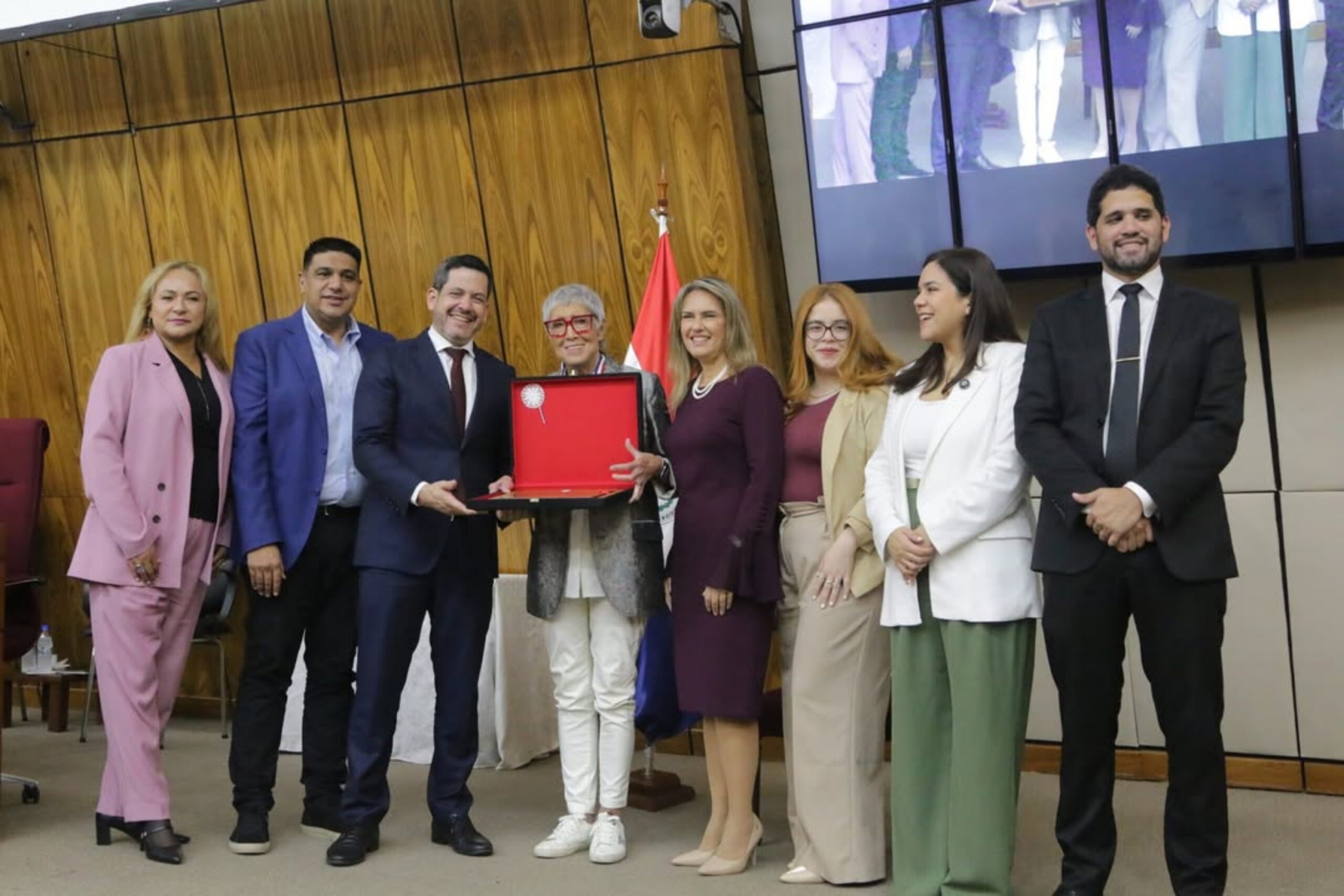 Teresa Parodi recibe distinción de Diputados por su legado cultural