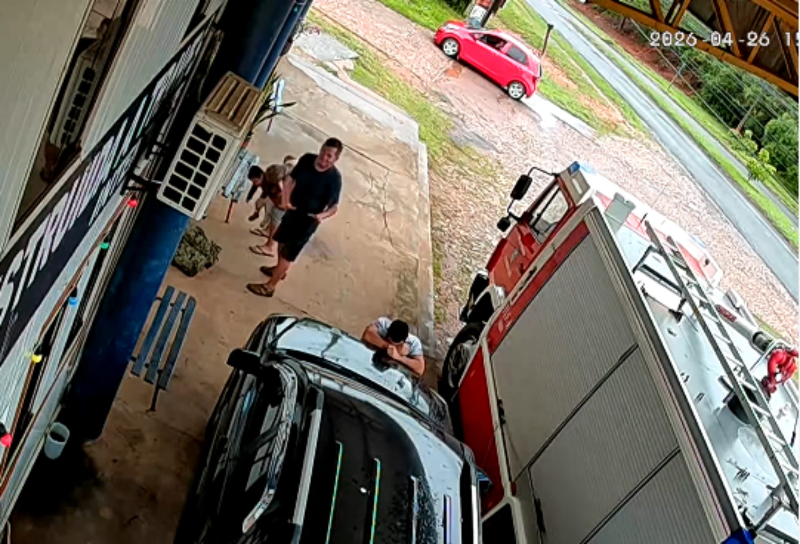 Minutos clave: Bomberos salvan la vida de un bebé en Emboscada