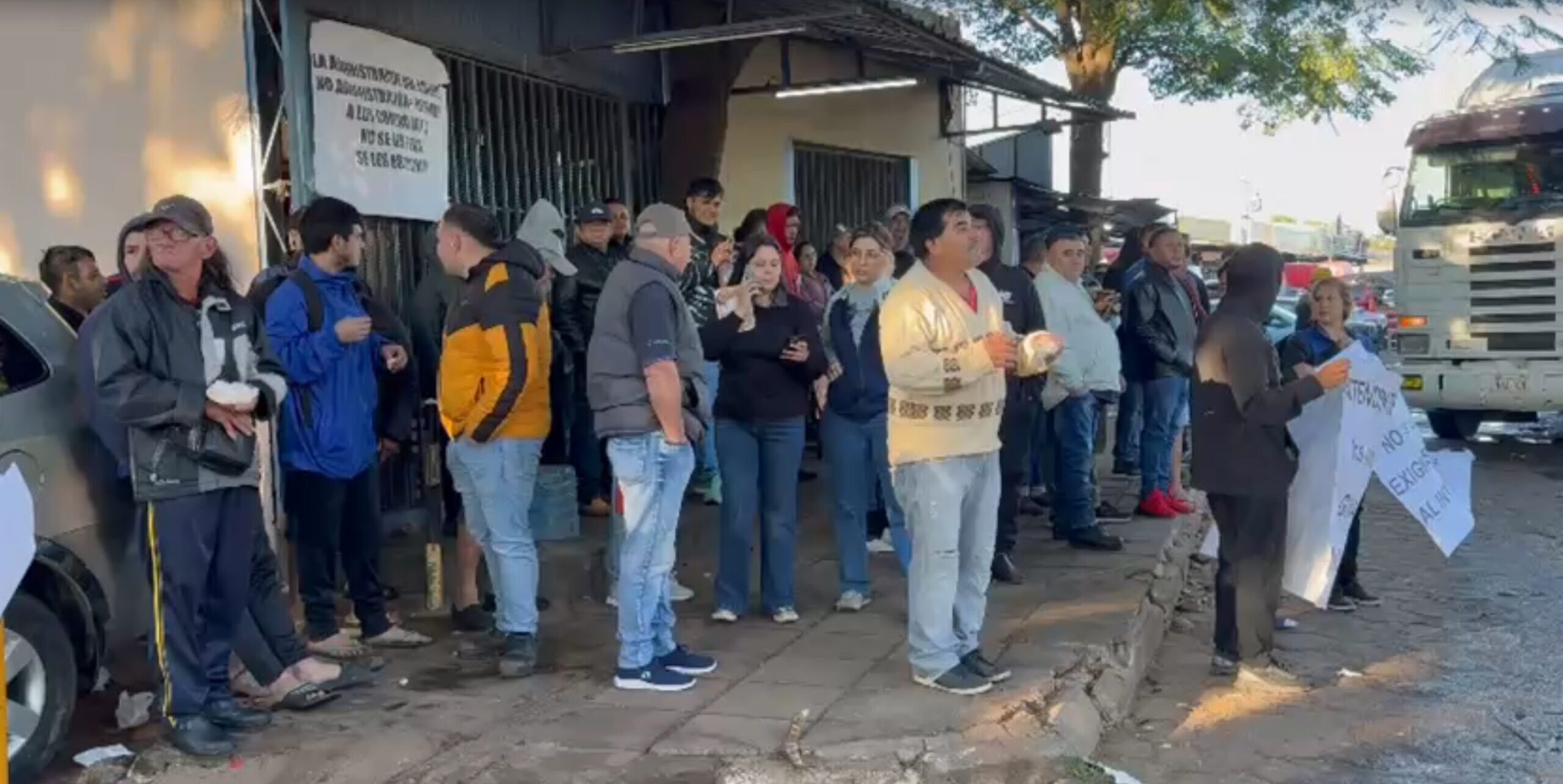 Comerciantes del Abasto protestan contra presuntas irregularidades administrativas