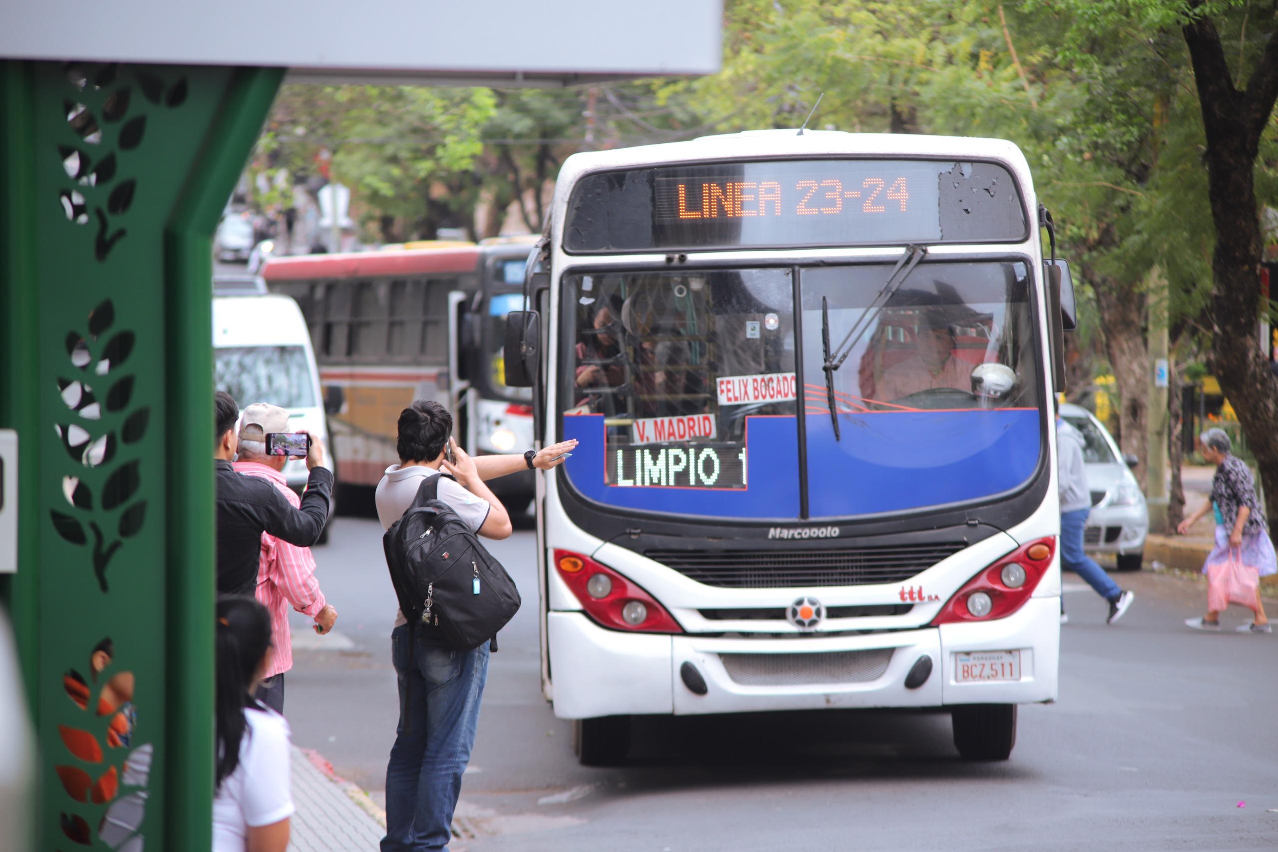 Controlarán buses en tiempo real y sancionarán las «reguladas»