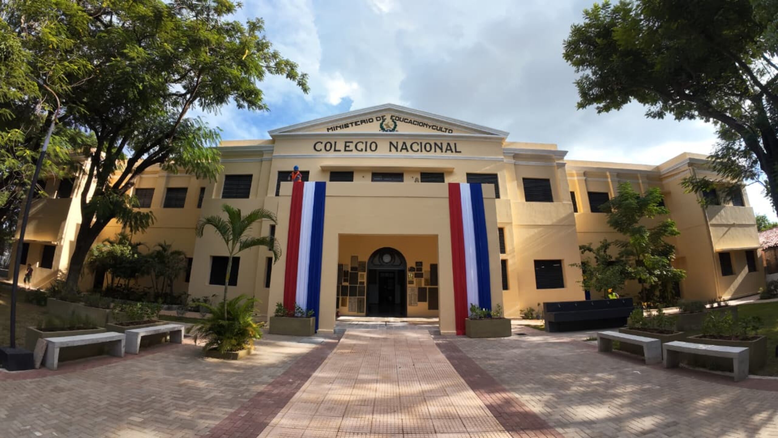 El CNC brilla de nuevo: Inauguran obras en el histórico colegio