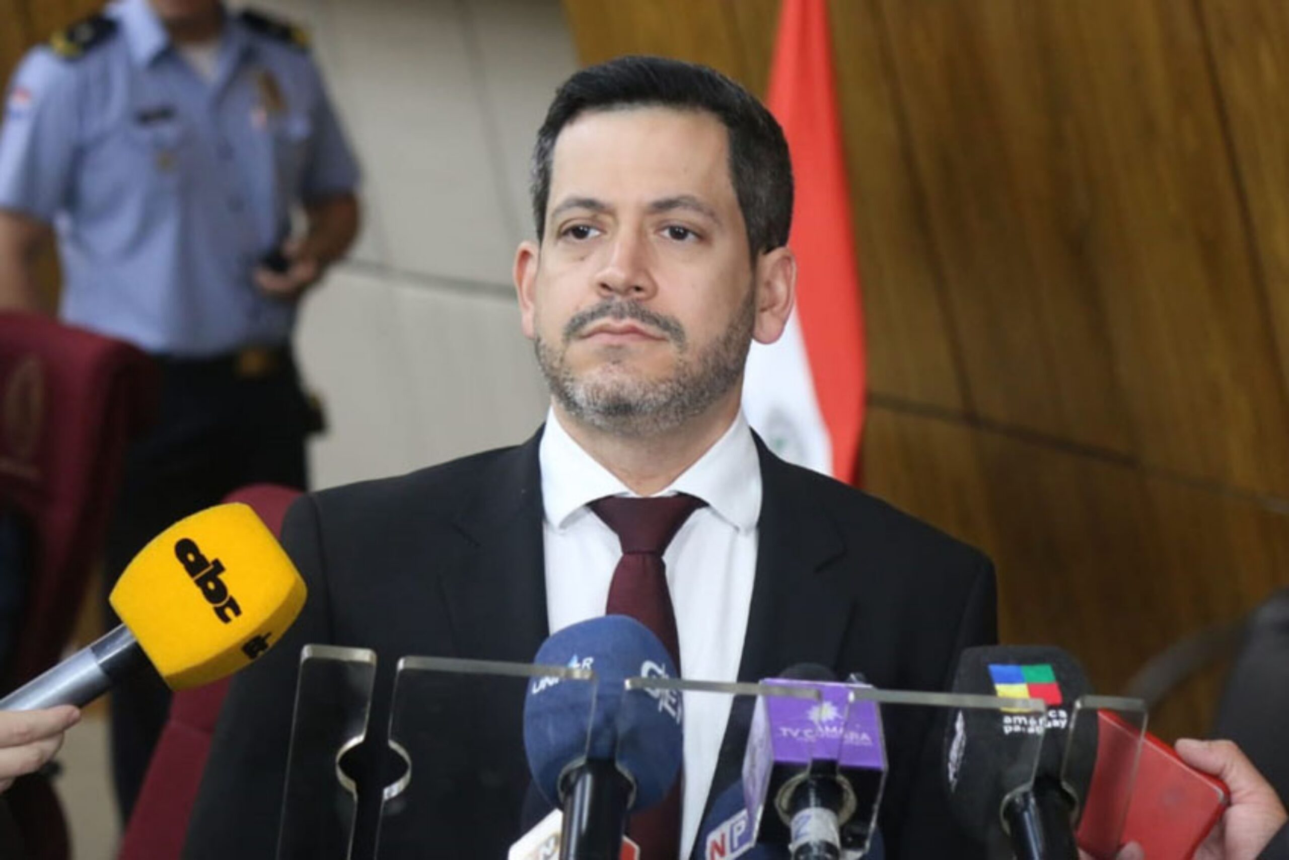 Latorre responde a «Nenecho» y denuncia cultura de mentira