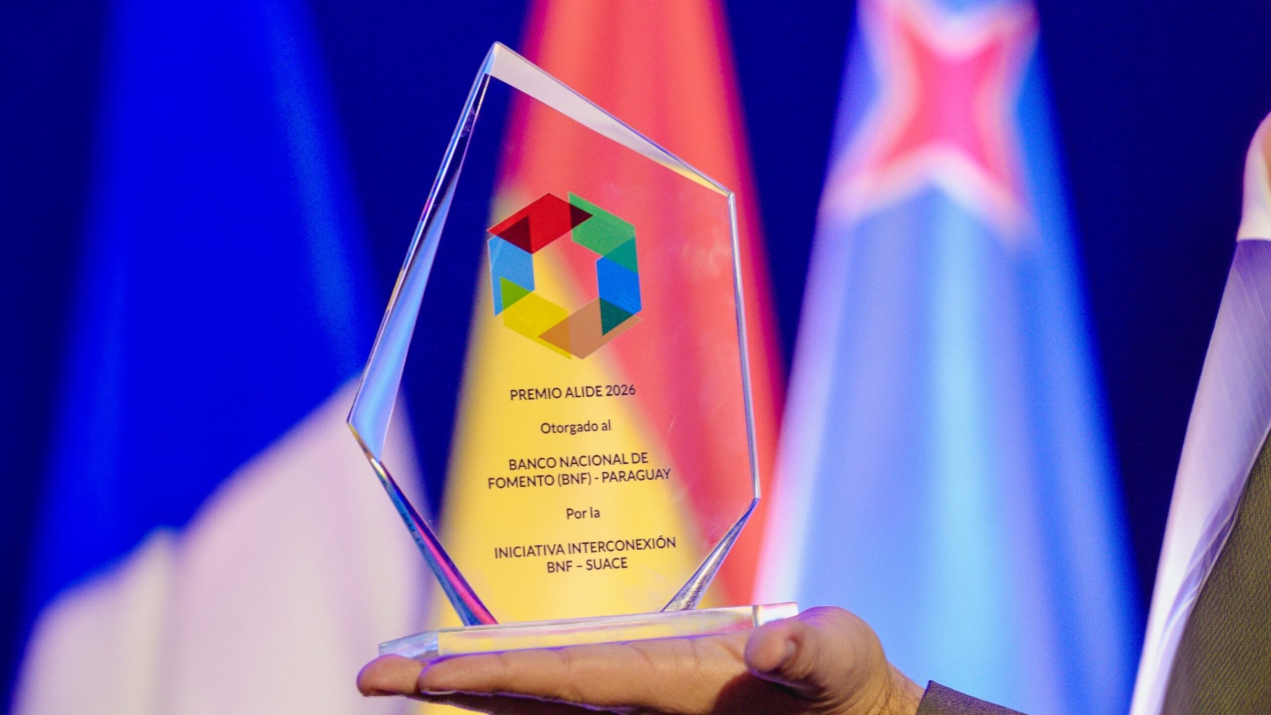 Paraguay logra reconocimiento regional por transformación digital del BNF