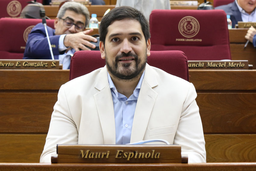 Con 44 votos a favor, aprueban el desafuero de Mauricio Espínola