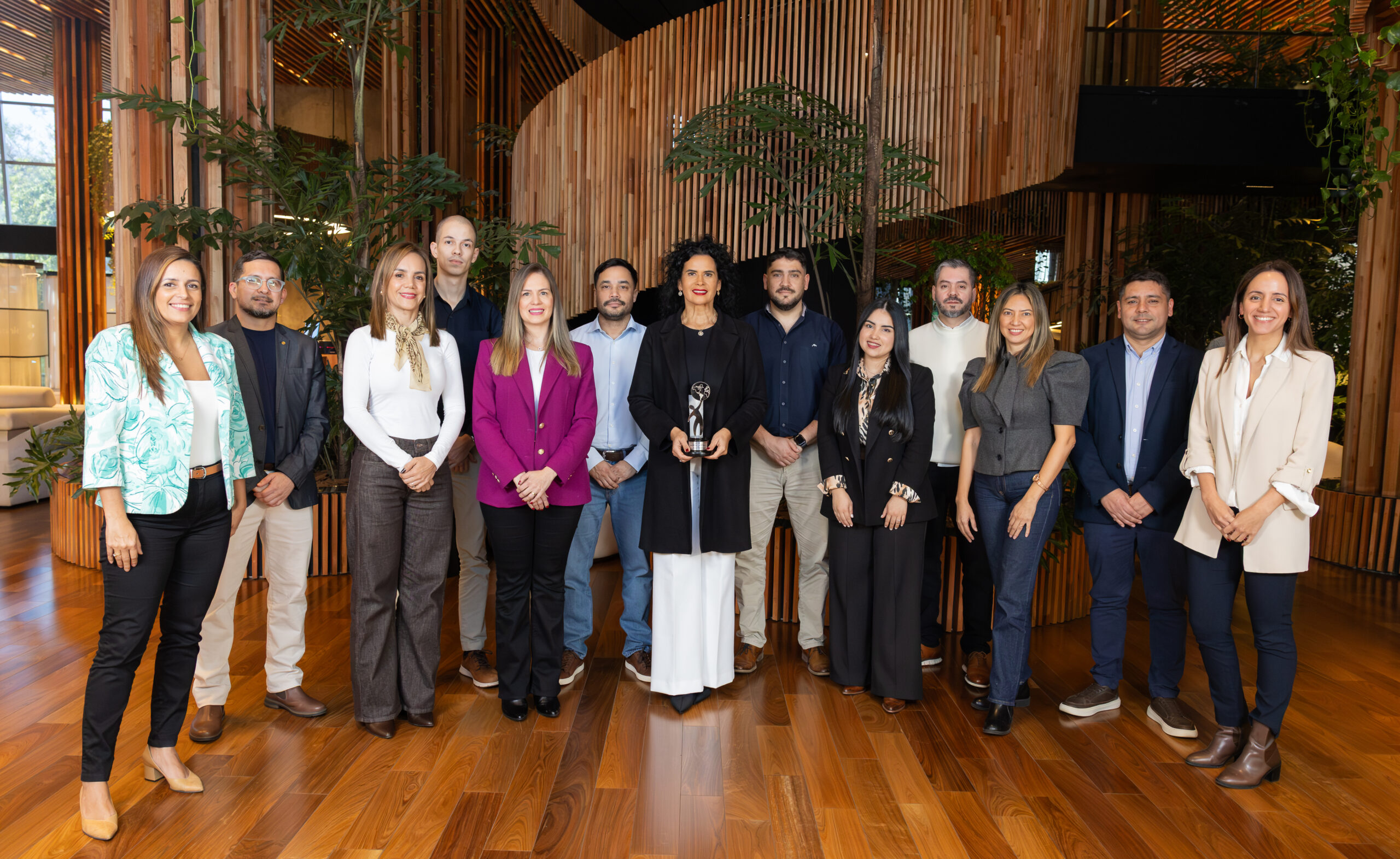 ueno bank recibe el Premio LATAM 2026 en Buenos Aires