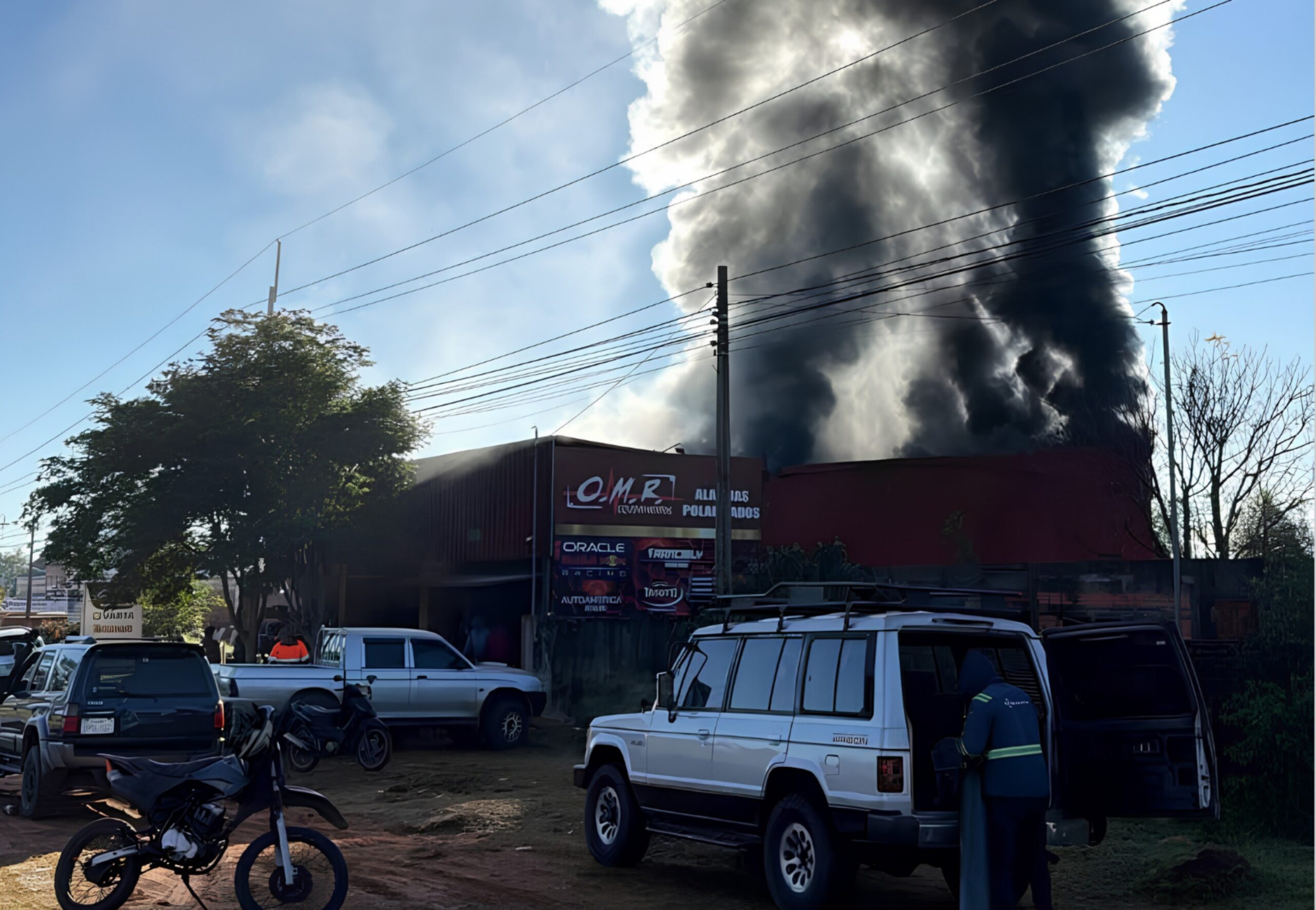 Incendio de gran magnitud consume un local en Caacupé