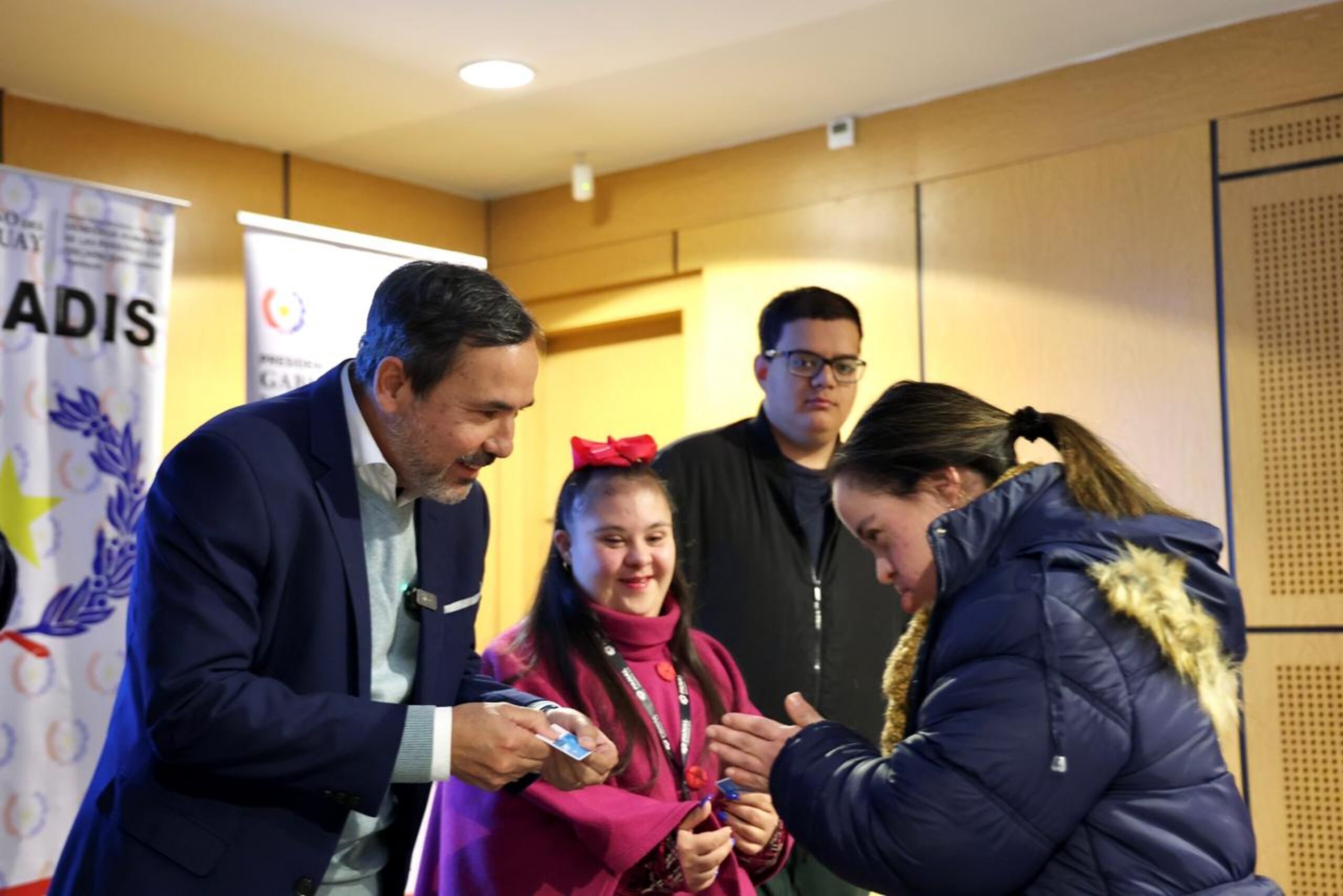 Personas con discapacidad ya cuentan con una nueva tarjeta para viajar gratis en buses