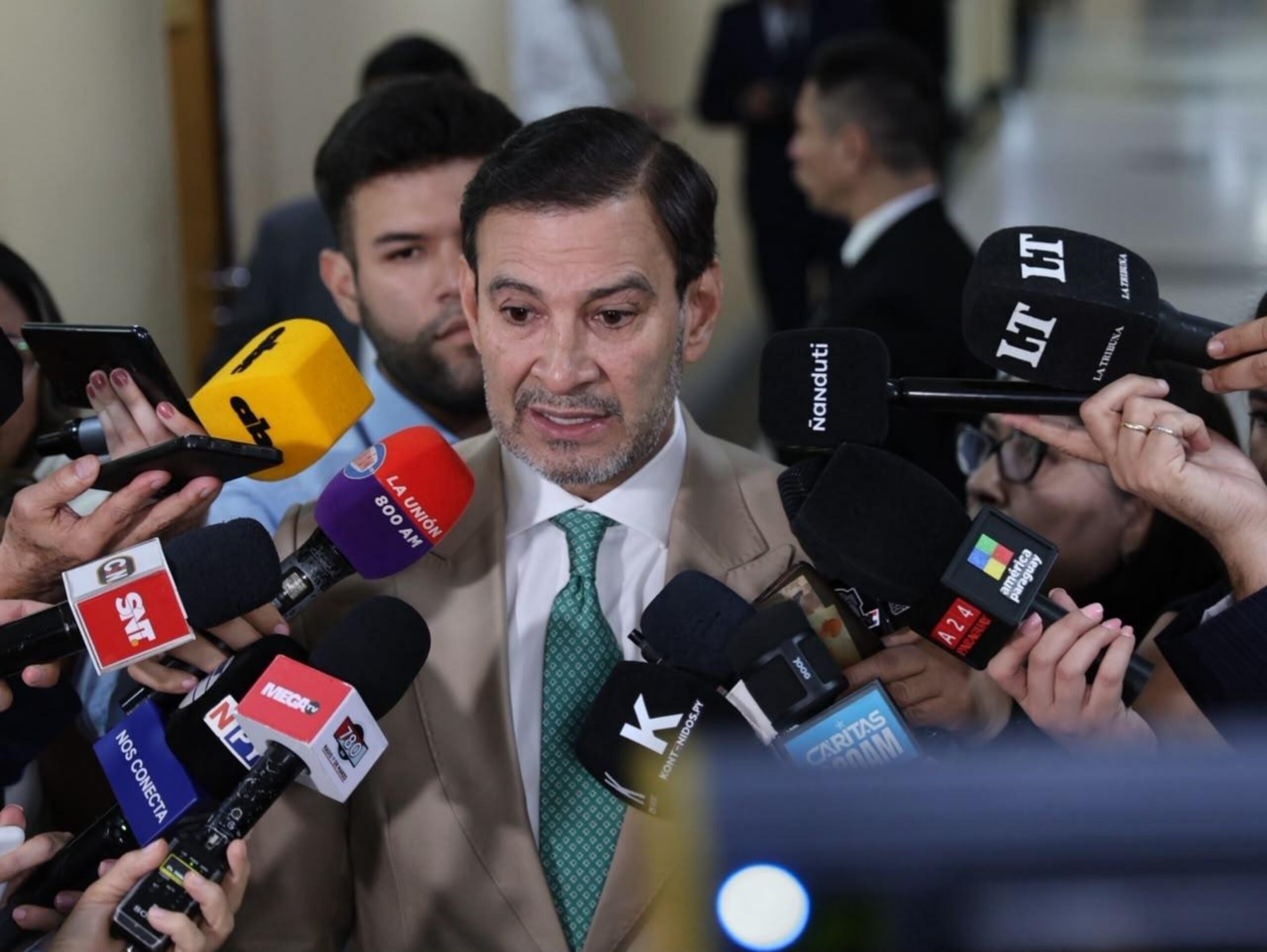 «Están borrachos de poder»: Beto Ovelar disparó contra diputados
