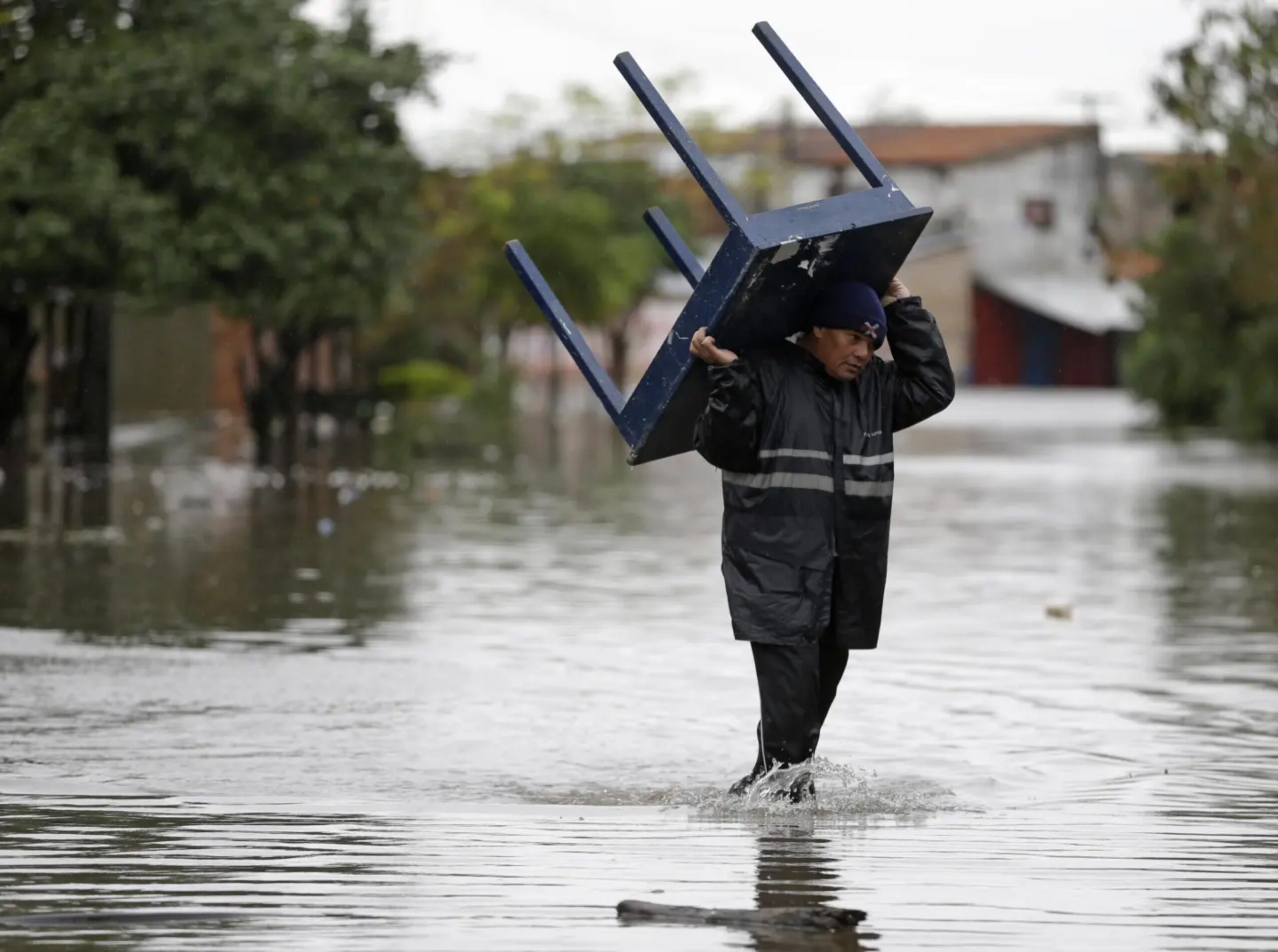 Cerca de 2.000 familias permanecen en alerta por la llegada de El Niño