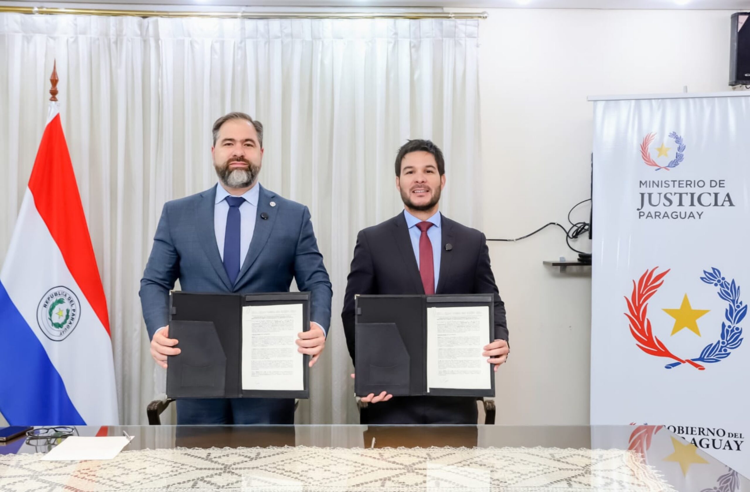 Firman convenio para reforzar la atención a los hijos de mujeres privadas de libertad