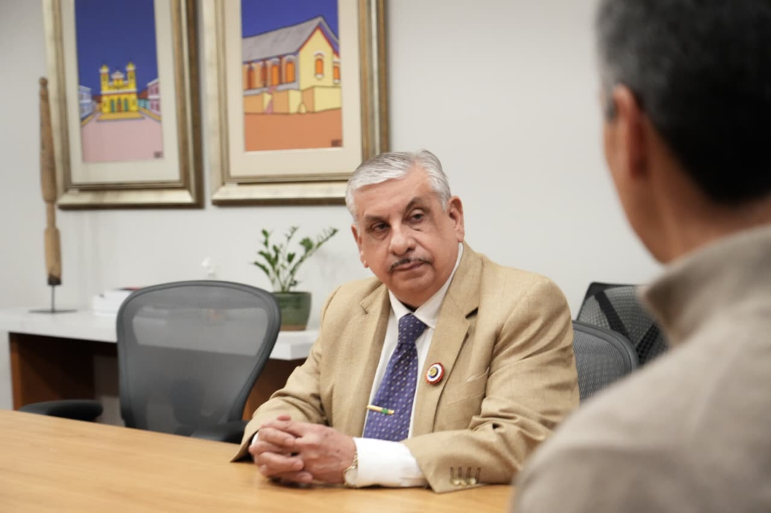Isaías Fretes asume como nuevo ministro de Salud