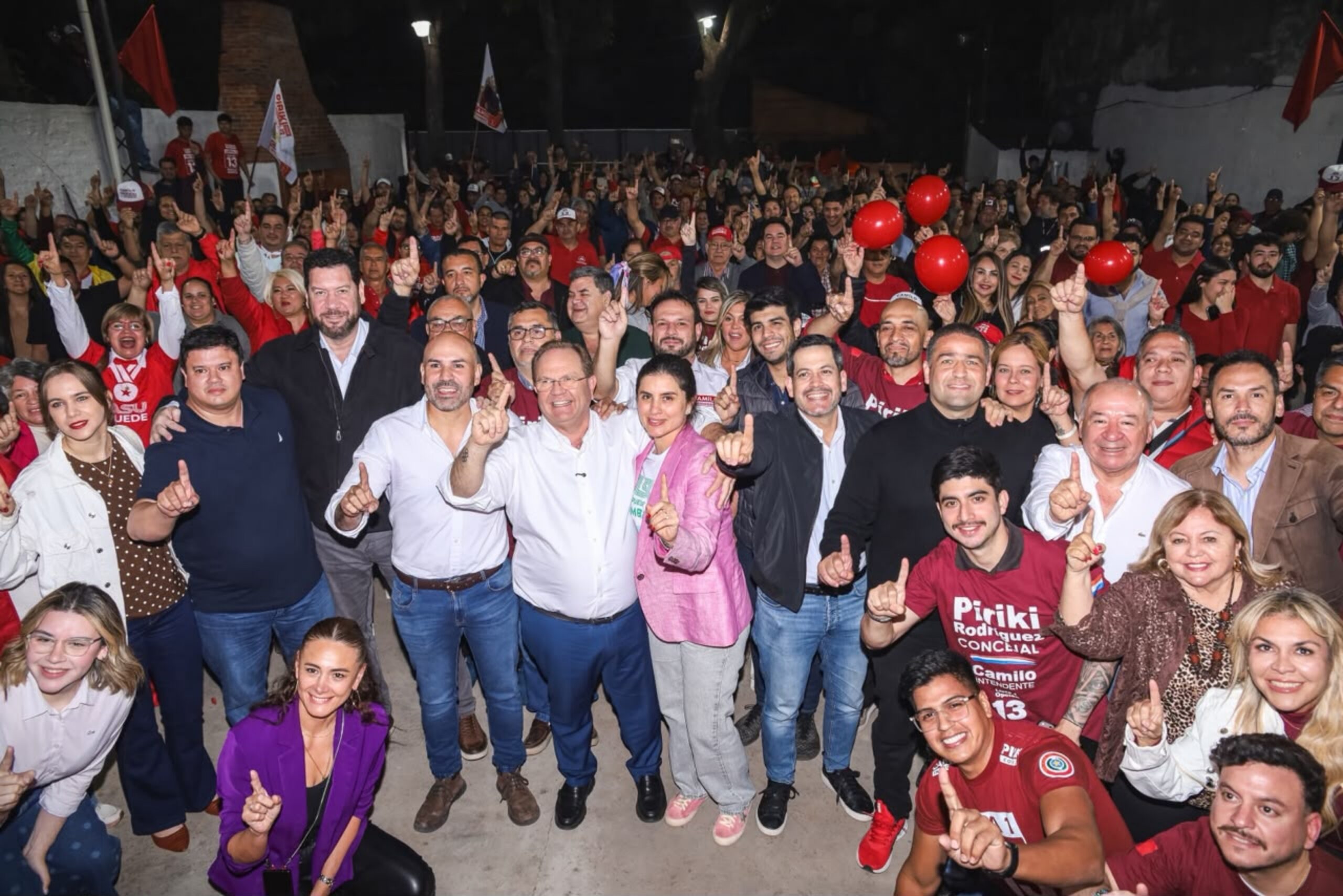 Camilo Pérez suma el respaldo de «Piriki» Rodríguez en el tramo final de campaña