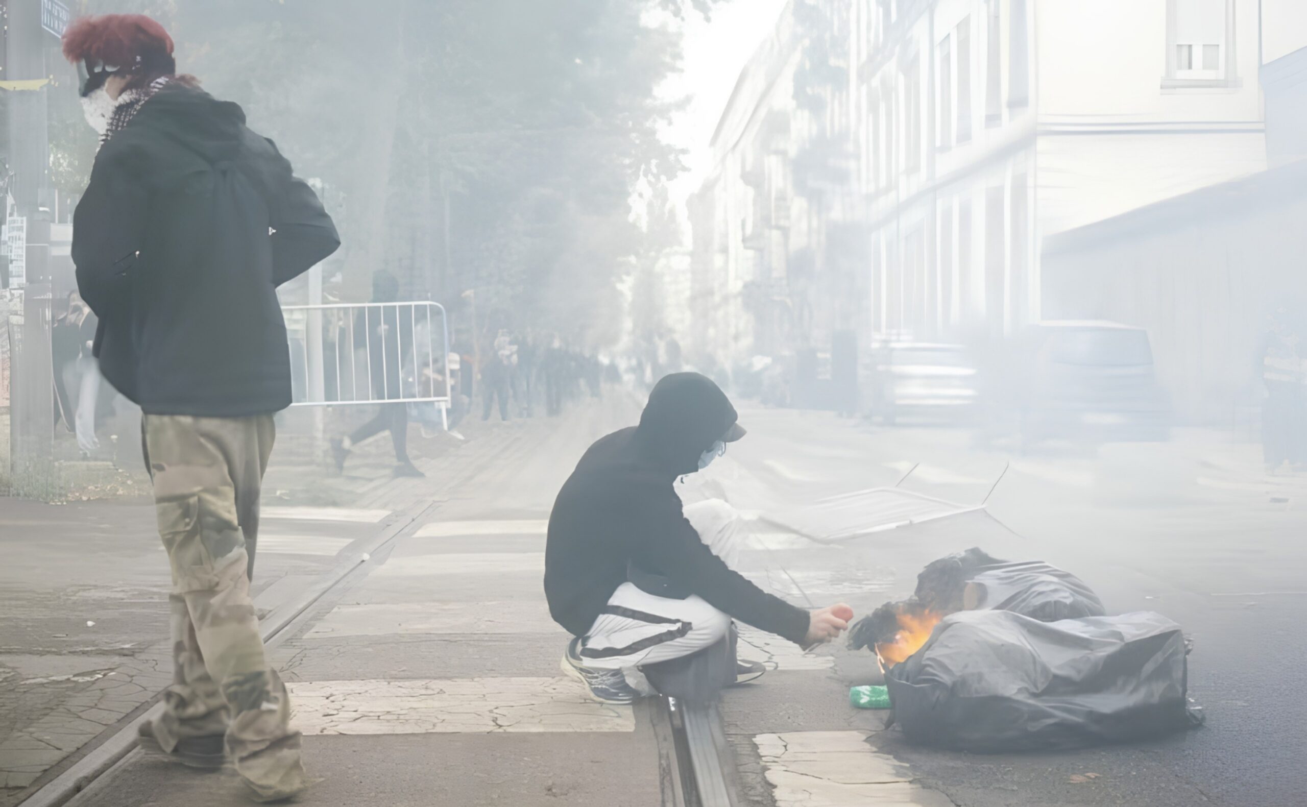 Francia enfrenta una crisis educativa y policial tras más de 6.000 interpelaciones durante las protestas